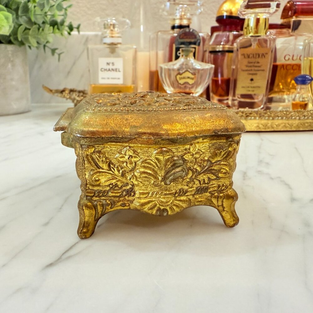 Vintage Gold Hollywood Regency Trinket Box - Picture 8 of 9